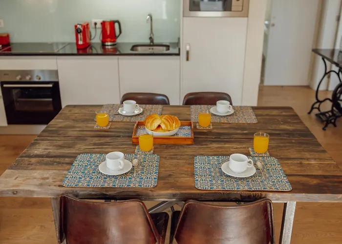 Rooftop Panoramic Batalha- פורטו